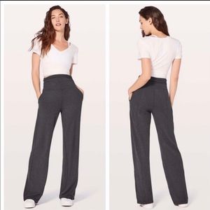 Nwot lululemon take it easy pants Sz 6